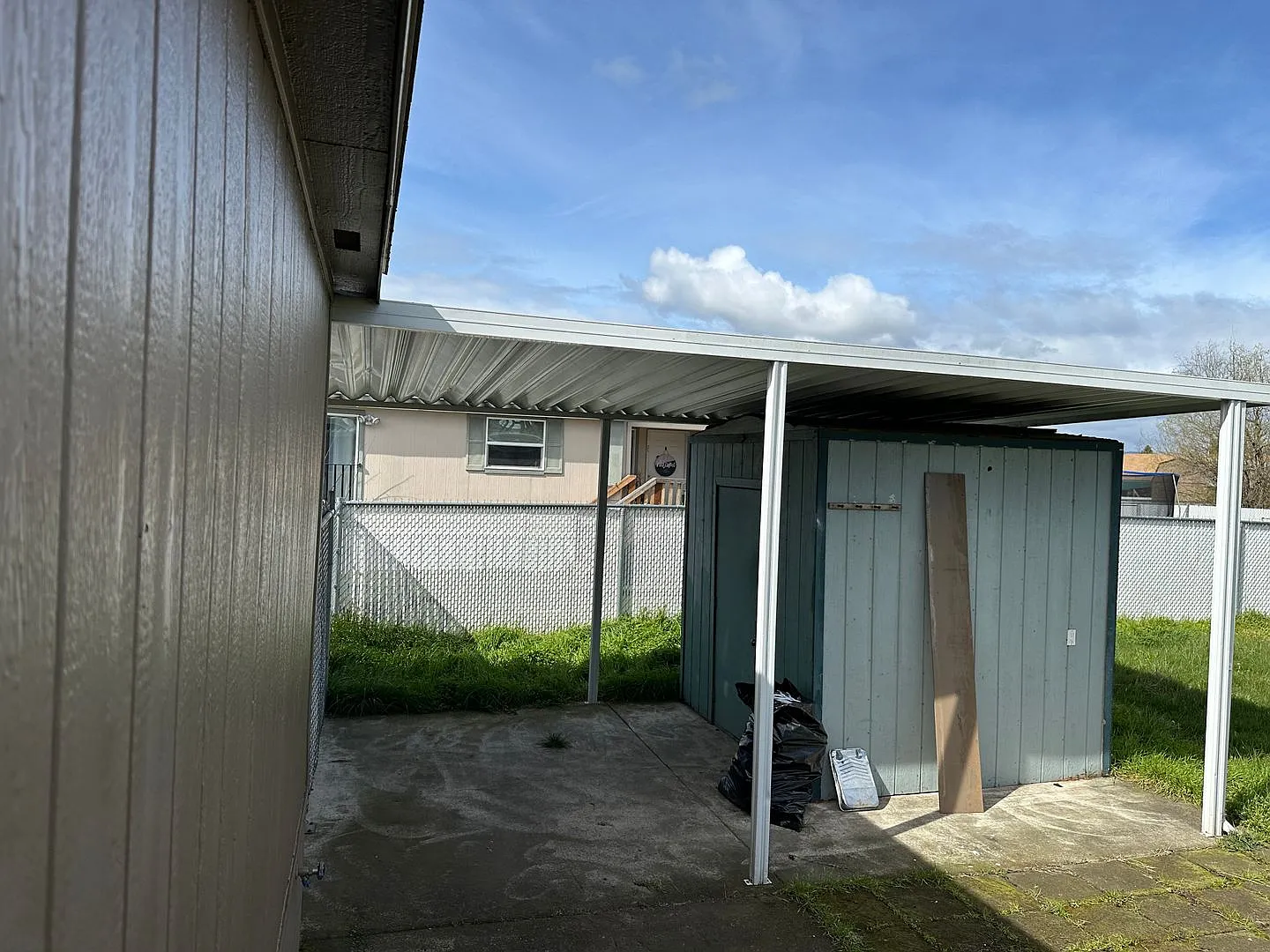 Come Check Out This 3 Bedroom 2 Bath — Photo 2