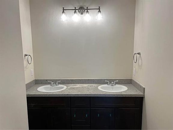 4th image of 686 Central Ave #102