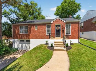 635 Ellwine Dr, Saint Louis, MO 63125