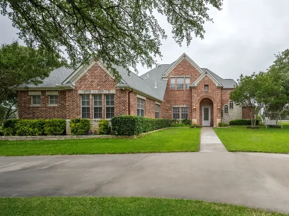 100 Fredricksburg Ct, Weatherford, TX 76087