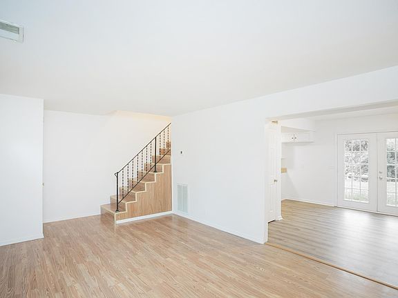 5th image of 411 Williams Ave