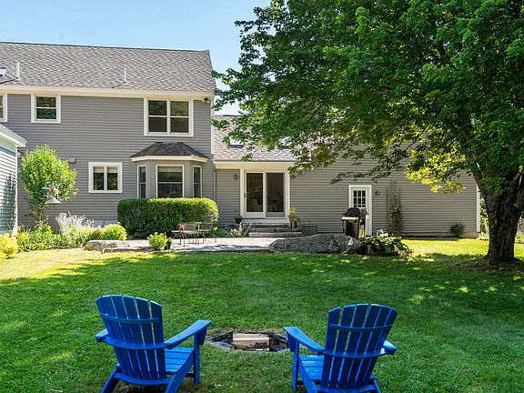 4th image of 35 Fieldstone Drive
