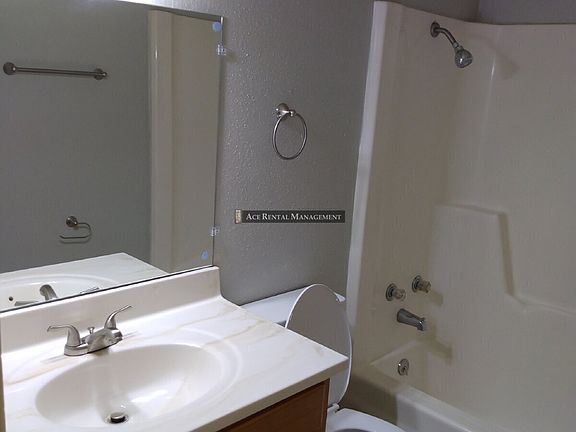 3rd image of 881 Ridgewood Dr APT 31