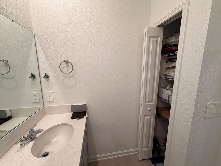 9502 Revere Ave — Photo 20