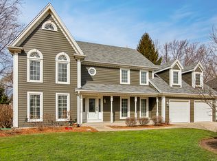 2044 Greensboro Dr, Wheaton, IL