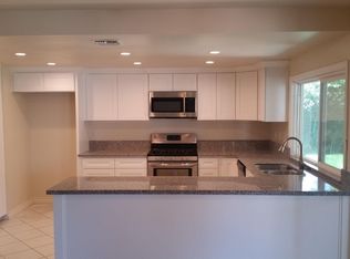6949 Rubio Ave, Van Nuys, CA 91406