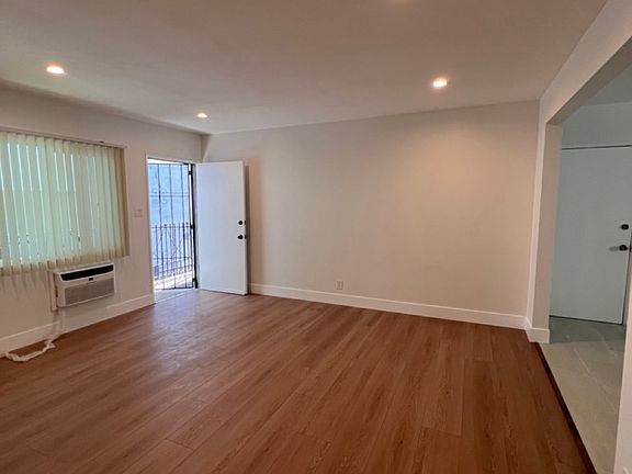 2nd image of 11223 Huston St APT 4