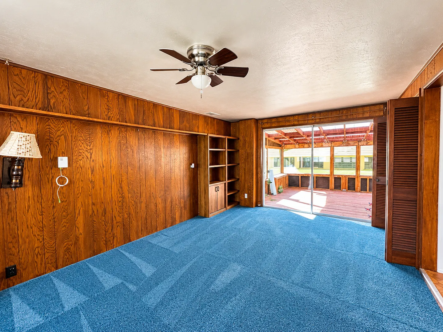 Charming 2-Bedroom Home with Spacious Sunroom, Large Backyard & Detached 2-Car Garage! — Photo 4