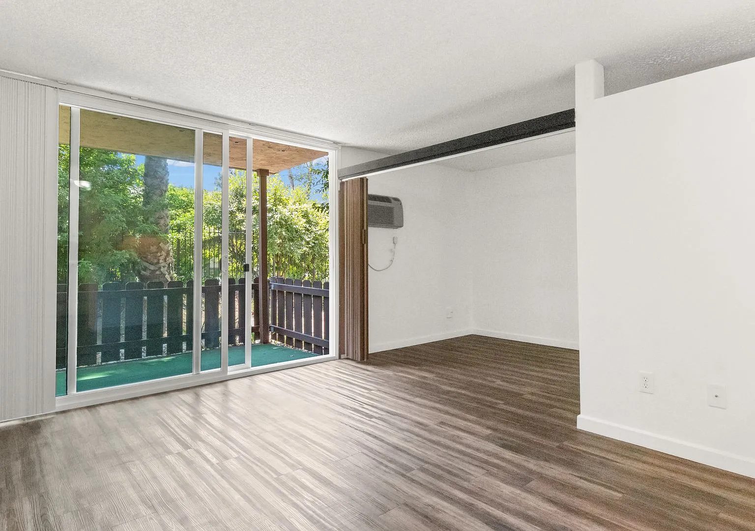 Casa Parks Apartments — Photo 3