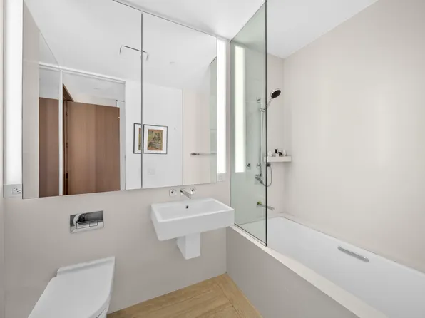 551 West 21st Street image 5 of 19