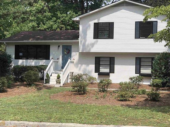 2nd image of 595 Westchester Cir