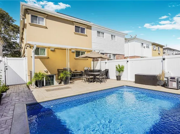 2763 East 65th Street image 4 of 30