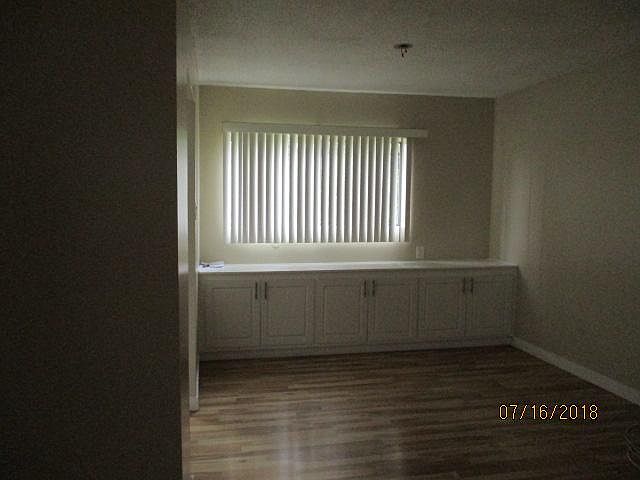 1st image of 1220 Lyndon St APT 1
