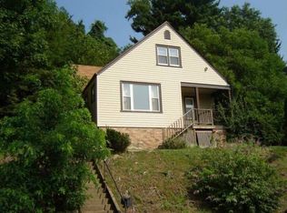 1211 Hughes Ave, Martins Ferry, OH 43935
