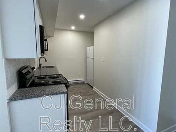 4th image of 106 Broad St APT 33