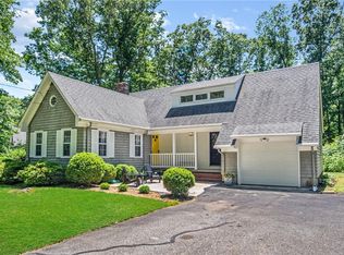 572 Cedar Ave, East Greenwich, RI 02818