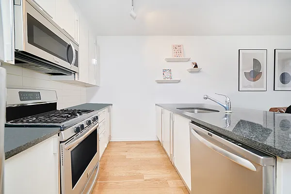 Rented by Living New York | media 15