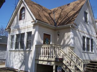 436 W Main St, Barrington, IL 60010