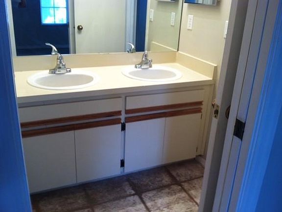 4th image of 8101 Interbay Blvd E