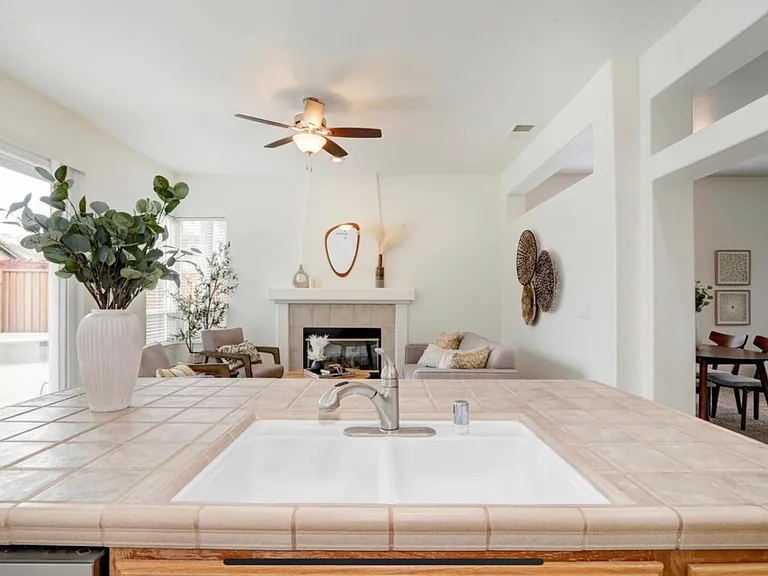 5808 Laurel Cove Ct — Photo 11