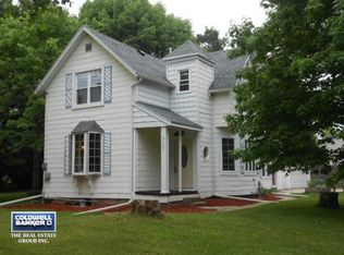 3707 Riverview Dr, Two Rivers, WI 54241