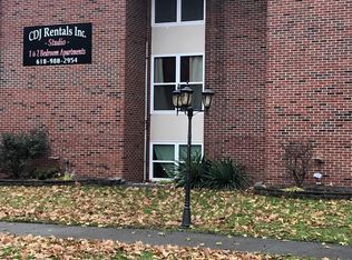 111 S Sycamore St APT 104, Centralia, IL 62801