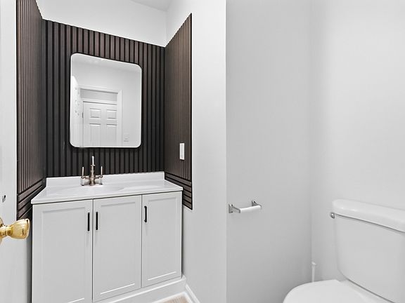 3rd image of 34 W 2nd St