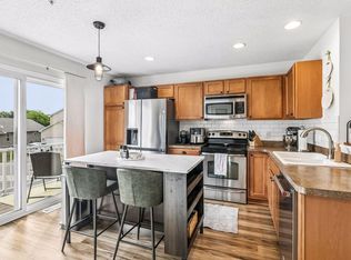 3117 Clover Ridge Dr, Chaska, MN 55318