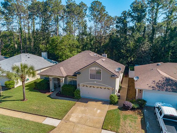 3rd image of 12479 Harbor Winds Dr N