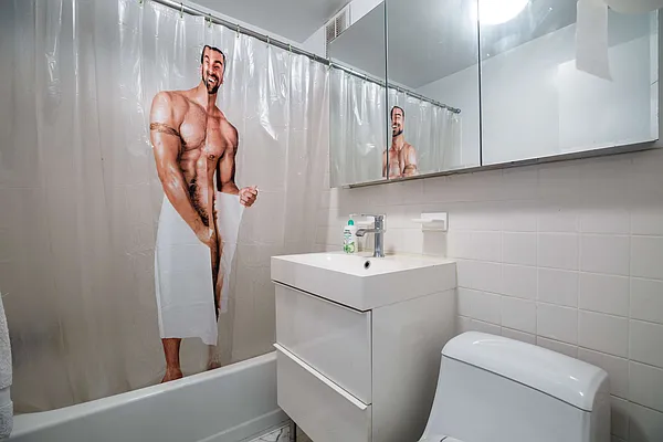 Rented by Up Real Estate Advisors LLC | media 8