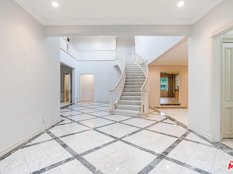 604 N Linden Dr — Photo 5