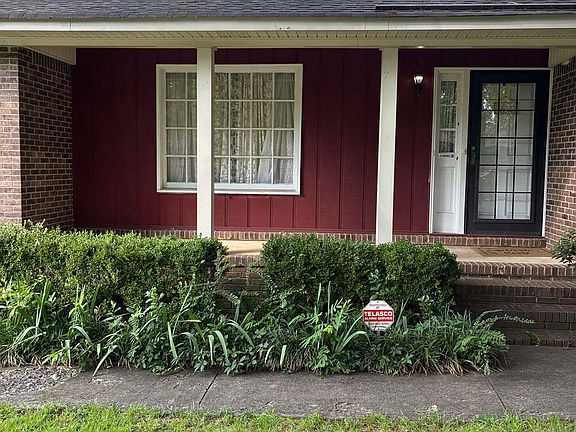 2nd image of 3012 Limerock Ln
