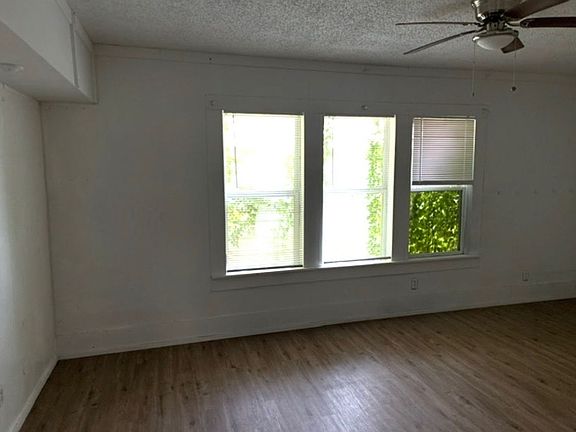 4th image of 3905 Stuart St