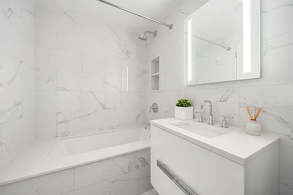 Rented by USWOO Realty | media 14