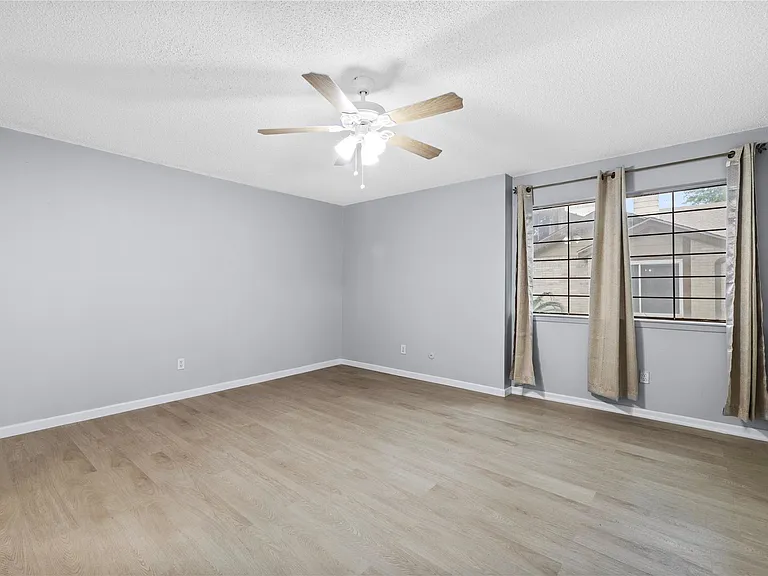 12528 Wellington Park Dr — Photo 6