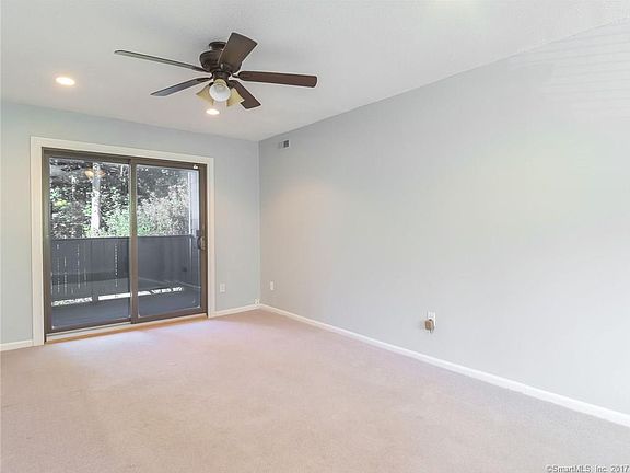 4th image of 62 Rowayton Woods Dr