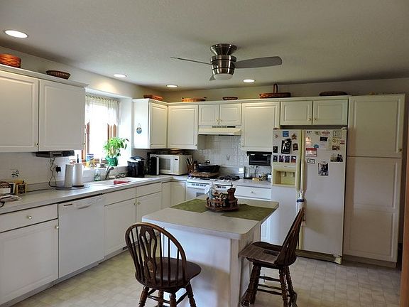5th image of 425 Hesburgh Dr