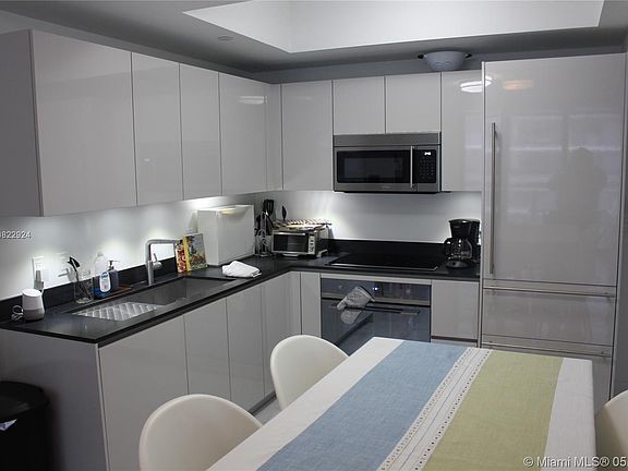 5th image of 1010 Brickell Ave Unit 4407