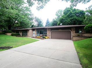 2896 Sandia Dr, Green Bay, WI 54313