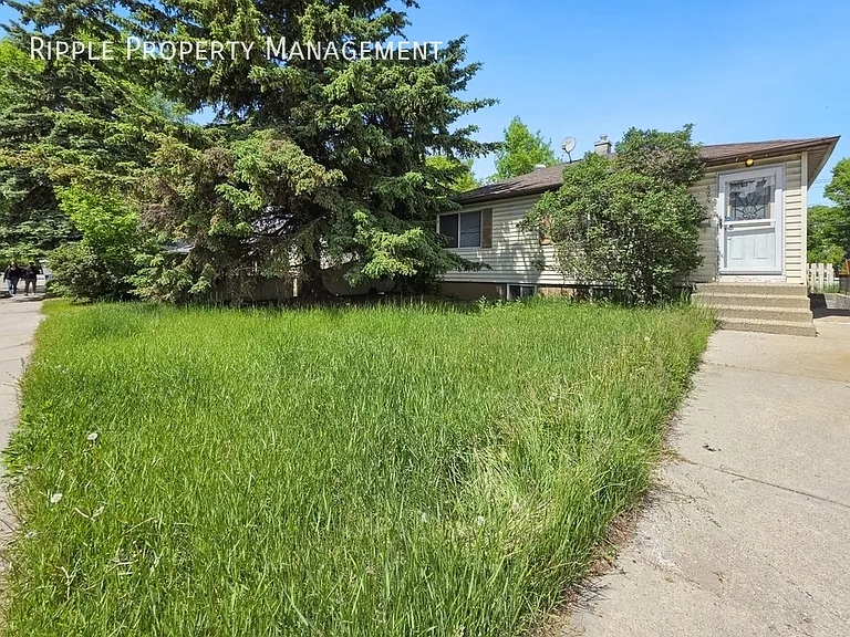 424 32nd Ave NW #UPPER — Photo 21