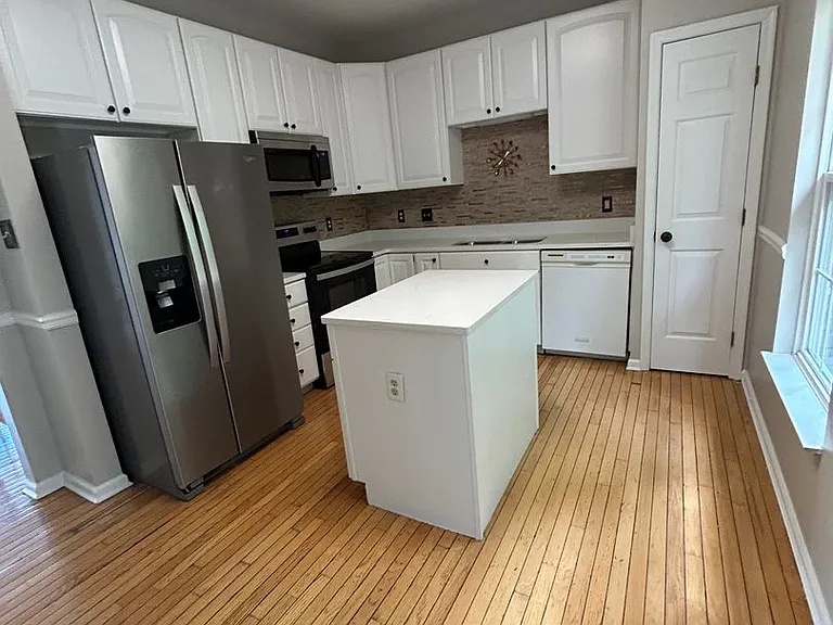 85 Alexis Dr — Photo 3