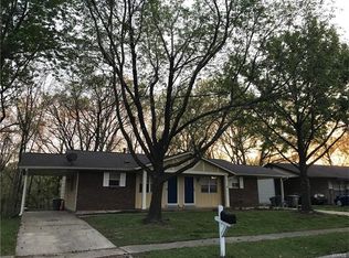 705 Red Oak Ln, O'Fallon, MO 63366