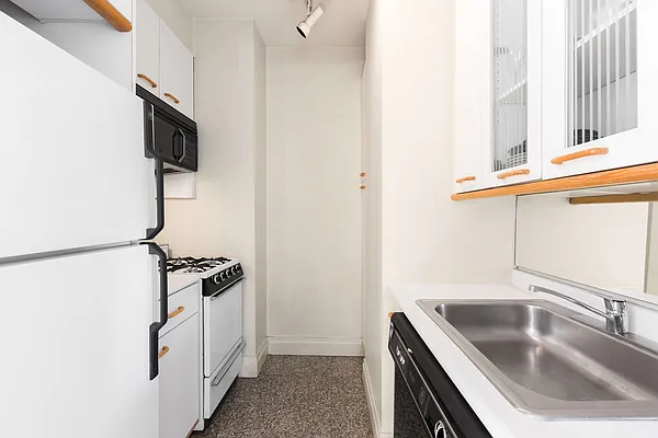 Rented by Compass | media 9