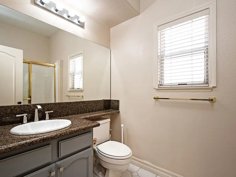 11718 Windcrest Ln — Photo 12
