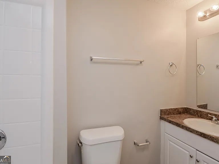 5176 Martins Crossing Rd — Photo 15