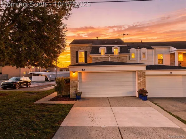 43 Canterbury Trail Dr, Rochester, MI 48309