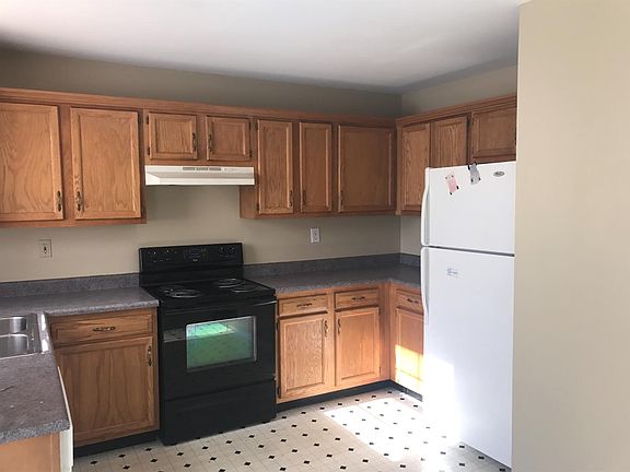 3rd image of 630 Big Bear Ln