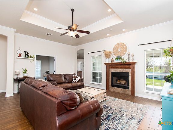 3rd image of 1125 Chaucer Ln