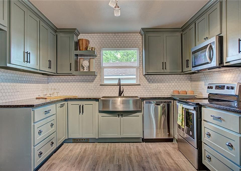 1st image of 3224 N Holloway Ave
