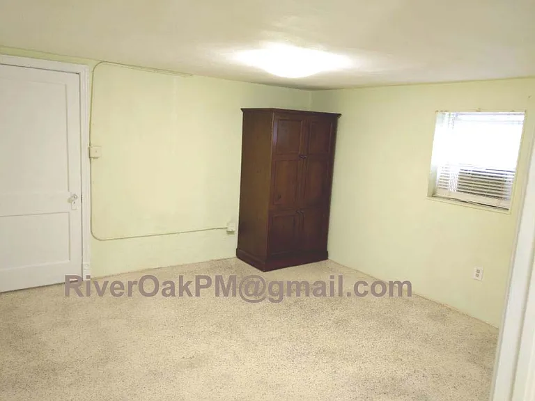 204 Wesley Ave NE — Photo 4